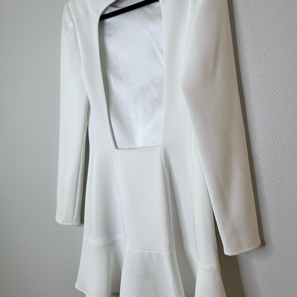 Elegant White Long Sleeve Dress - Picture 4 of 9